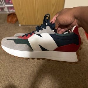 Women’s new balance 327 size 9.5, Men’s 7.5. With a new pair of white shoe laces